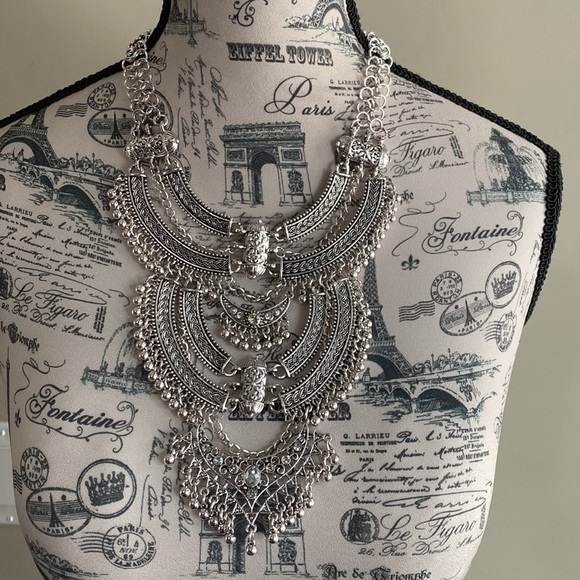 Bohemian Layered Stylish Necklace - Picture 3 of 4